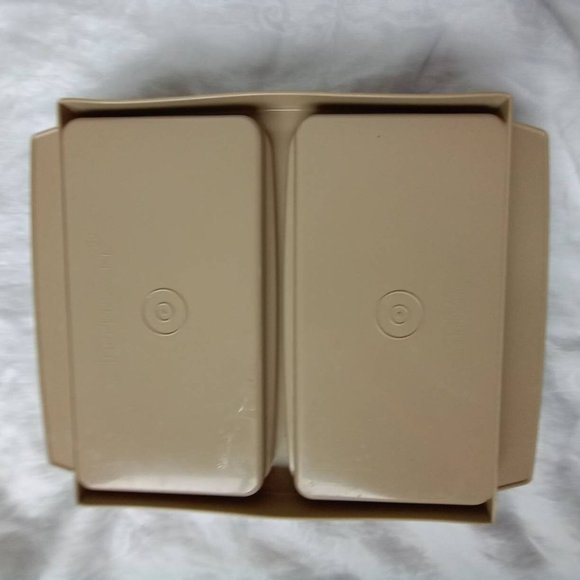 Tupperware deviled egg container. - Picture 2 of 5